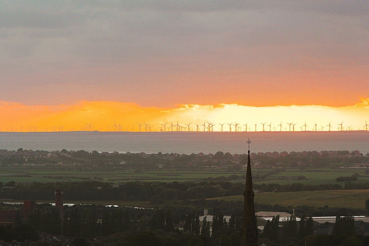 Golden Horizon - Clive Bond